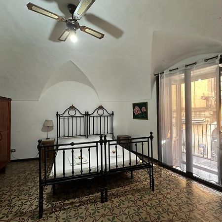 Appartamento Oldtown Centro Storico カターニア エクステリア 写真